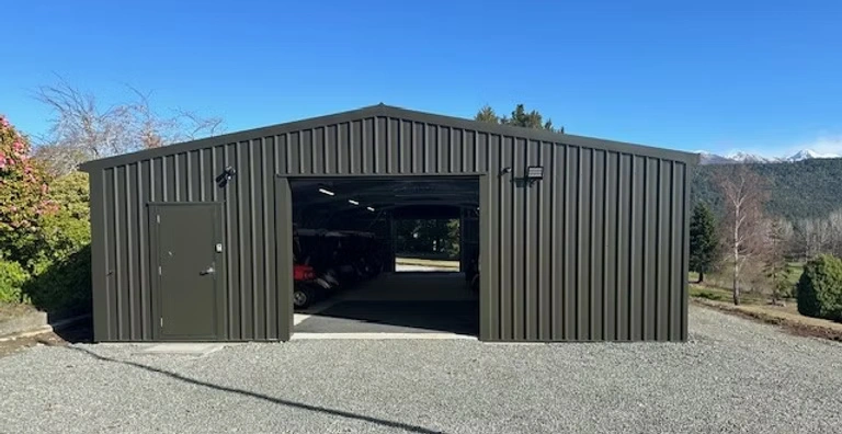 Te Anau Golf Club shed